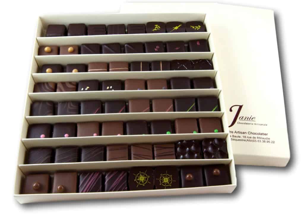 Coffret assortiment 64 bonbons de chocolat